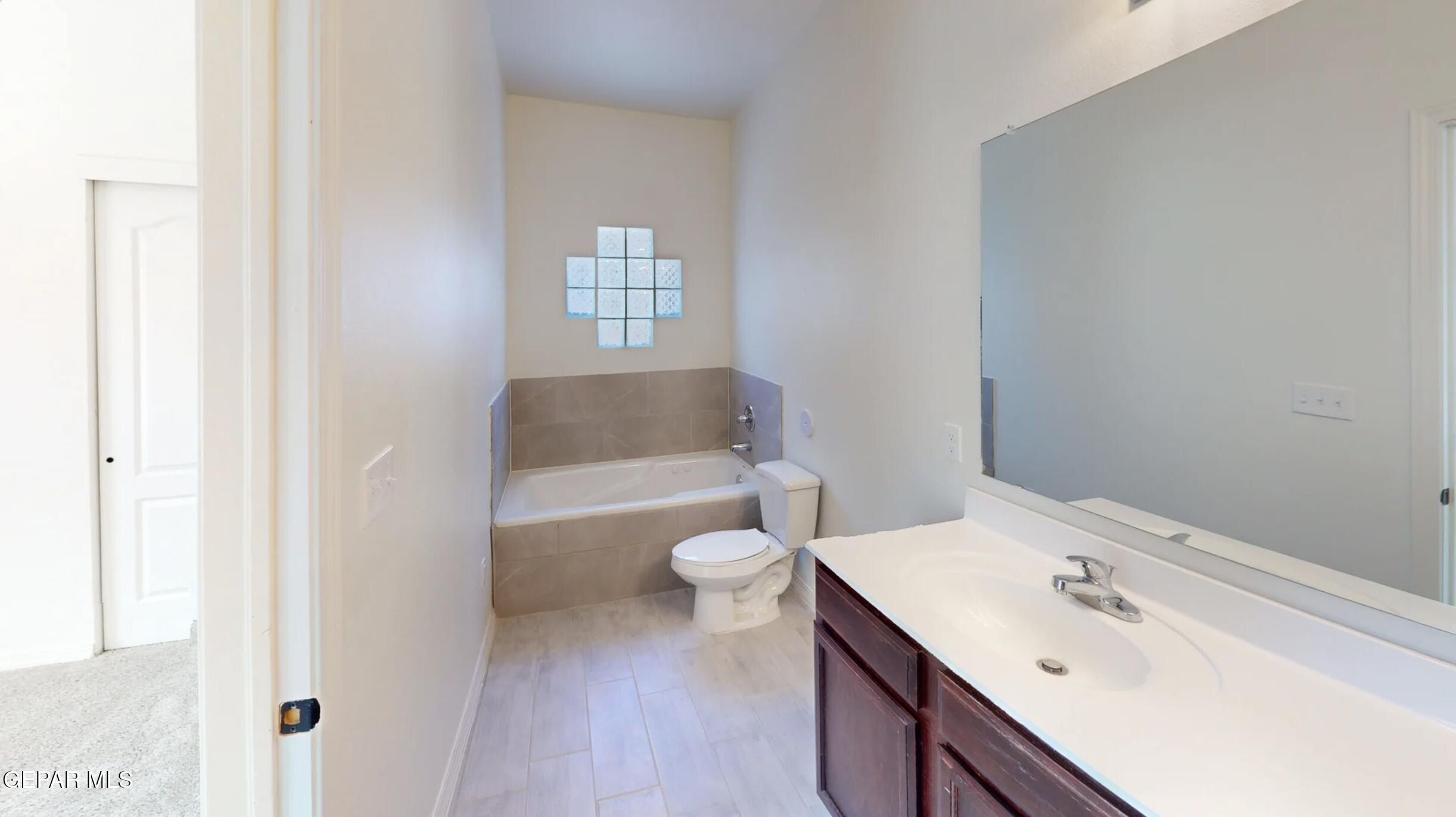 604 Cedarwood Avenue. El Paso, TX 79928