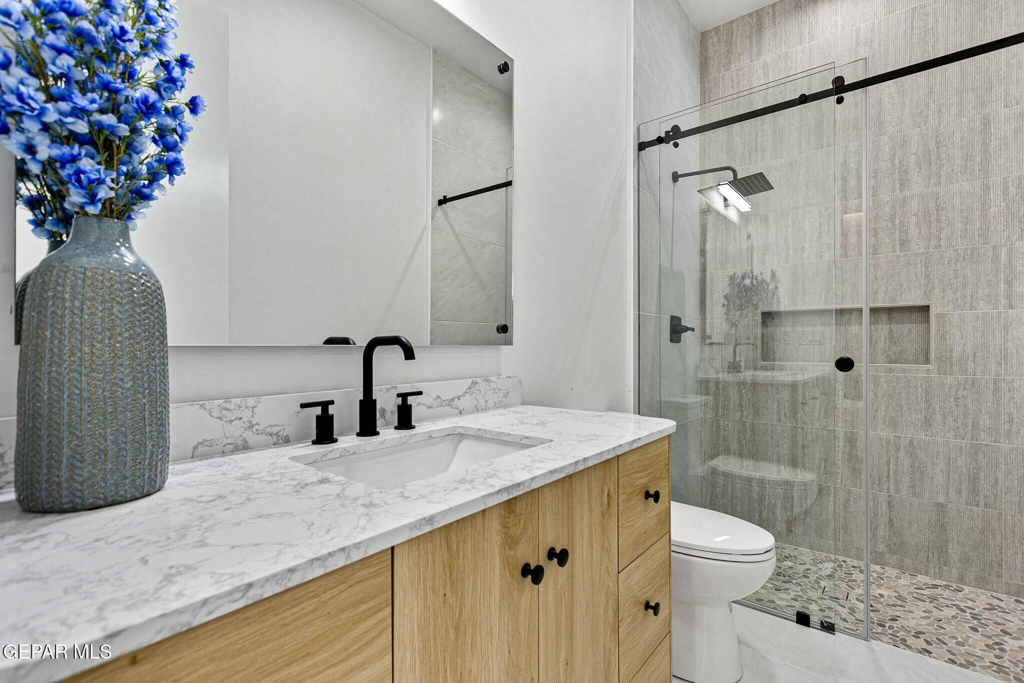 406 Del Rio View Drive. El Paso, TX 79932