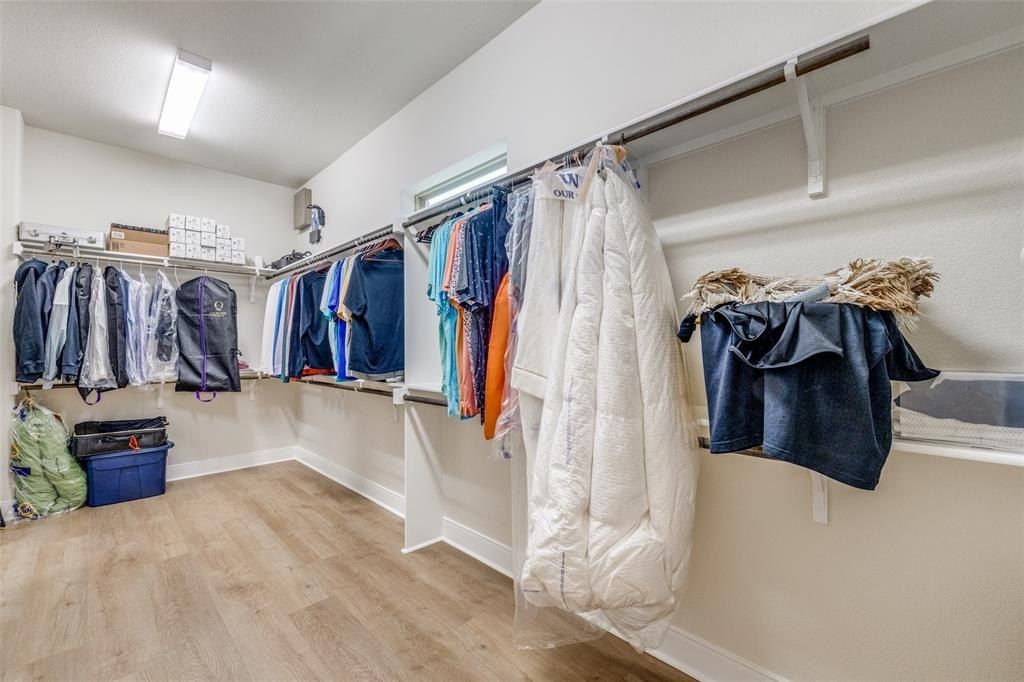 4805 Blackhawk Green Court. Arlington, TX 76005