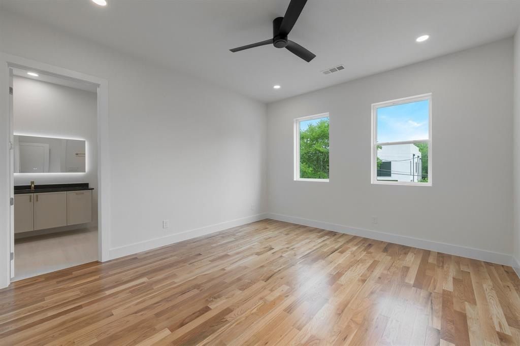 3839 Hawick Lane. Dallas, TX 75220