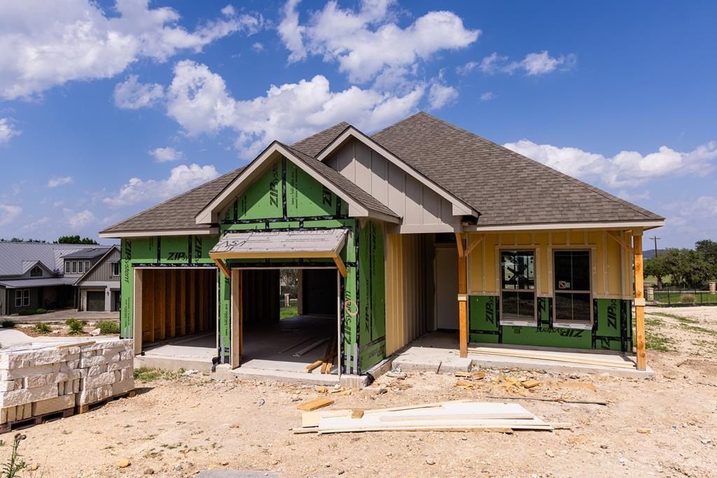 3301 Shelton Dr. Kerrville, TX 78028