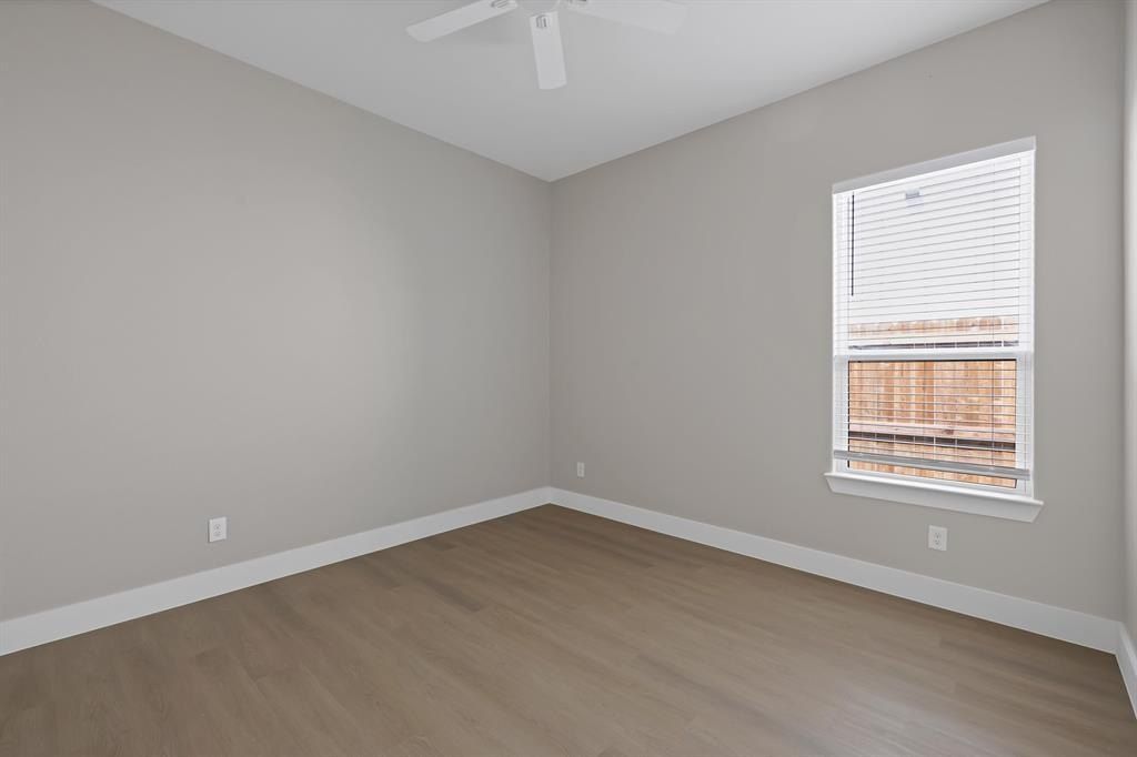 5332 Locke Avenue. Fort Worth, TX 76107