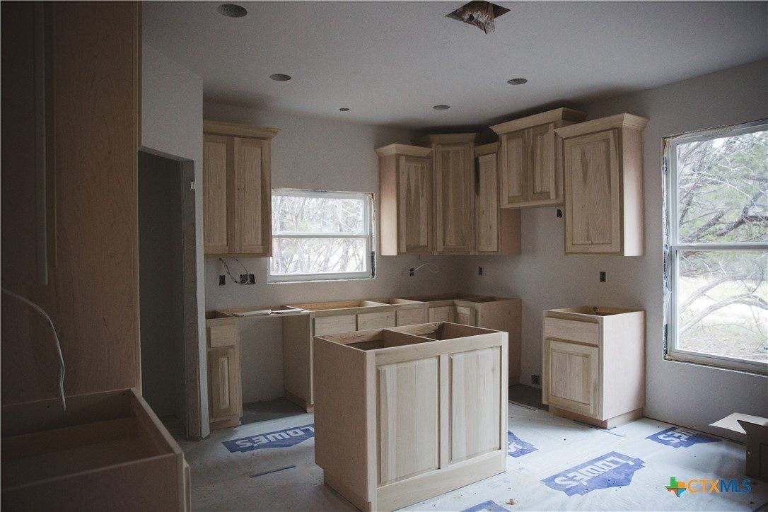 1617 Badger Lane. Lampasas, TX 76550