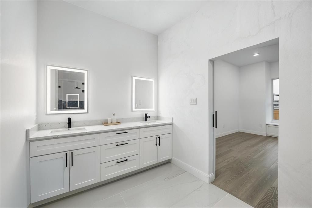 3220 N Houston. Fort Worth, TX 76106