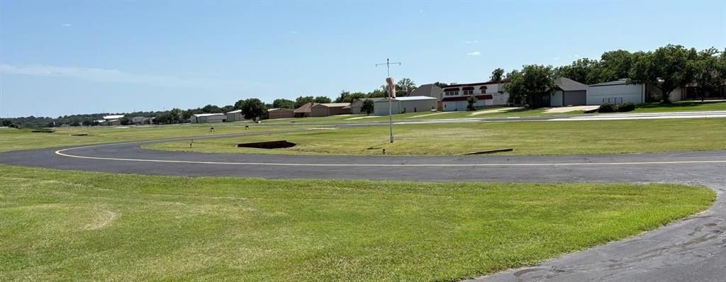 2304 Candlestick Drive. Granbury, TX 76049
