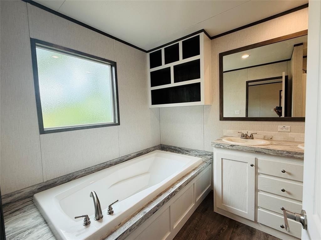 3425 Evergreen Drive. Granbury, TX 76048