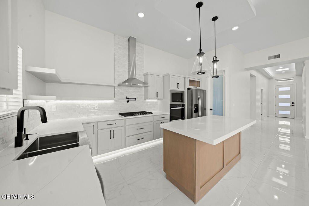 15045 Resolve Drive. El Paso, TX 79938