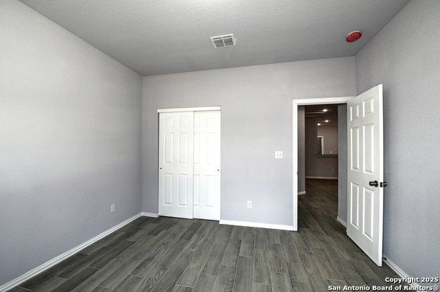 870 W Southcross Blvd. San Antonio, TX 78211