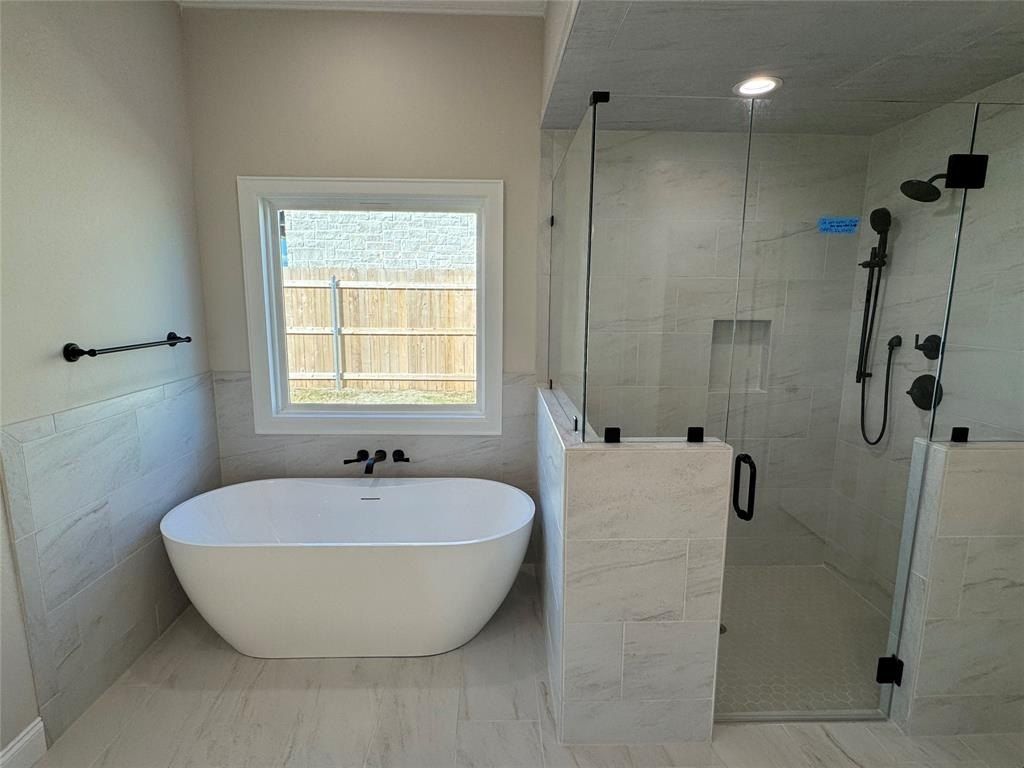 10109 Castleberry Lane. Waco, TX 76712