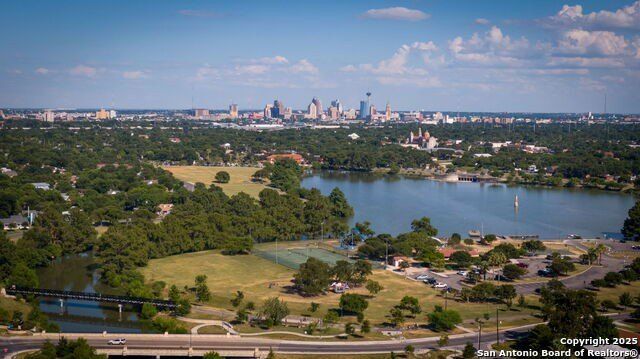 1939 W French Pl. San Antonio, TX 78201