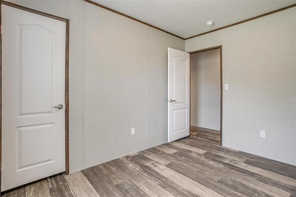 6111 New Mexico Trail. Granbury, TX 76048