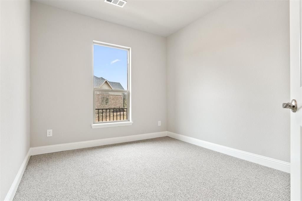 8517 Del Rio Trail. Rowlett, TX 75089