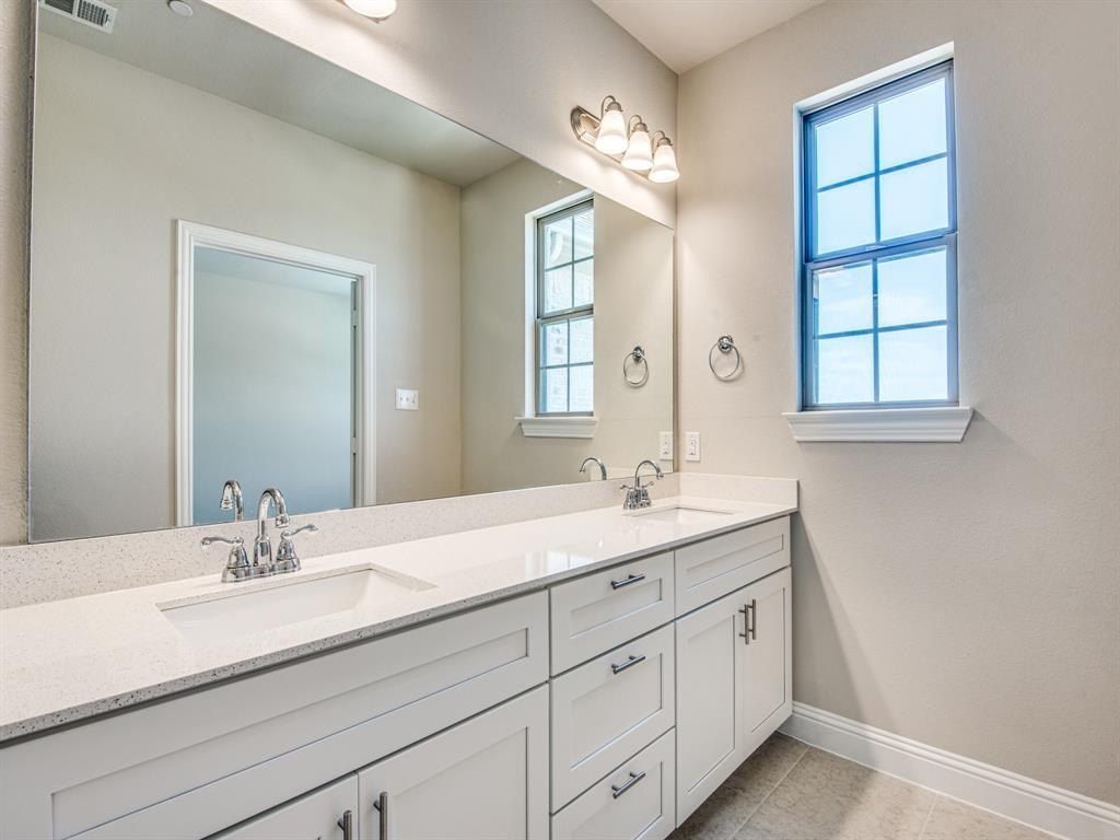 641 Hutchinson Lane. Lewisville, TX 75077