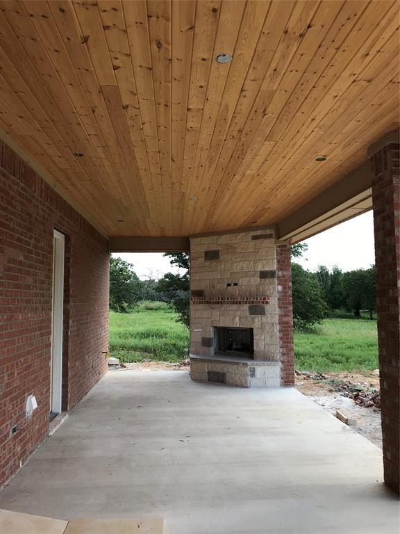 1009 Old Oaks Court. Weatherford, TX 76087