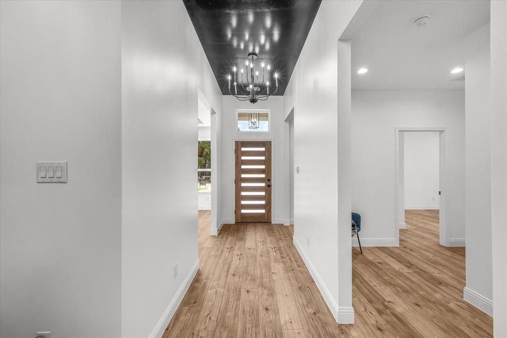 2813 Ennis Avenue. Fort Worth, TX 76111