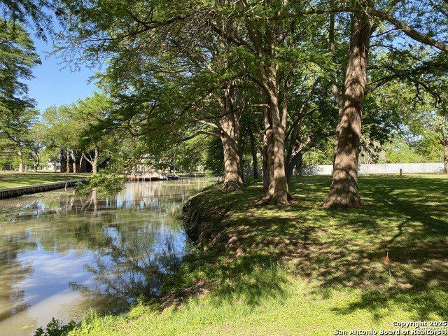114 Cypress Way. McQueeney, TX 78123