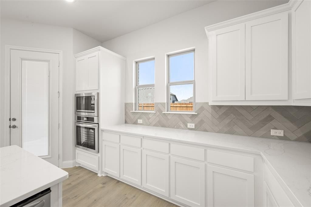 417 Daybreak Drive. Waxahachie, TX 75167