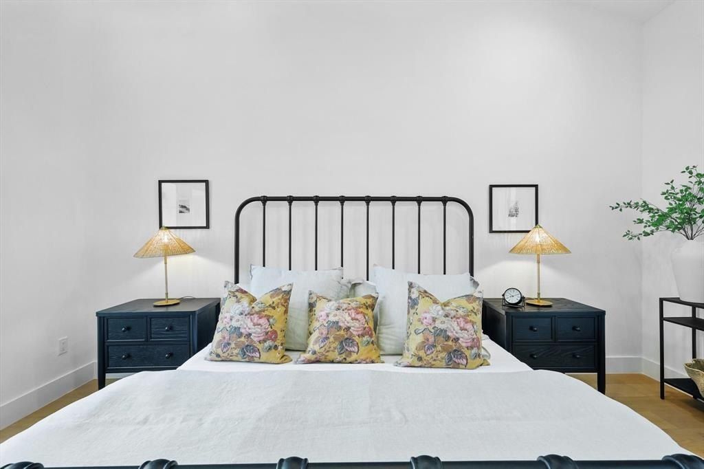 4208 Live Oak Street. Dallas, TX 75204