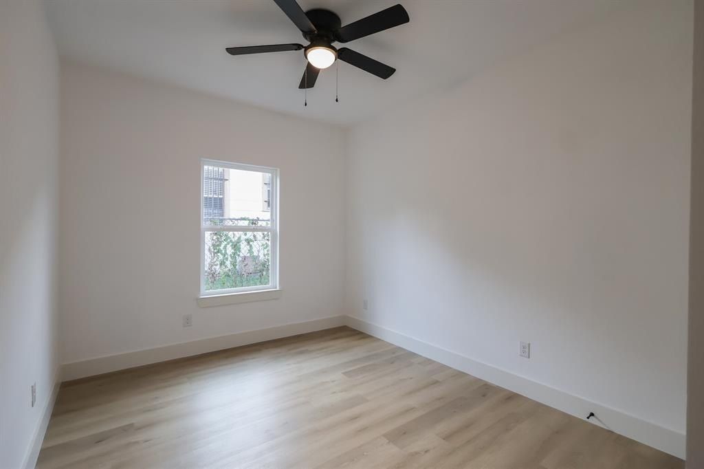 836 E Arlington Avenue. Fort Worth, TX 76104