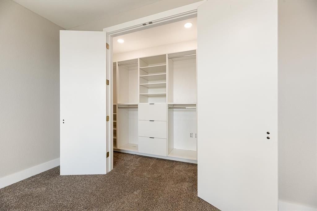 4060 Spring Valley Road. Farmers Branch, TX 75244