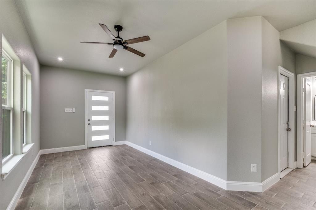 2517 Meaders Avenue. Fort Worth, TX 76112