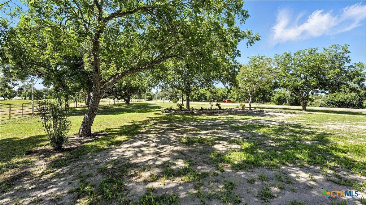 2410 Fm1680. Flatonia, TX 78941