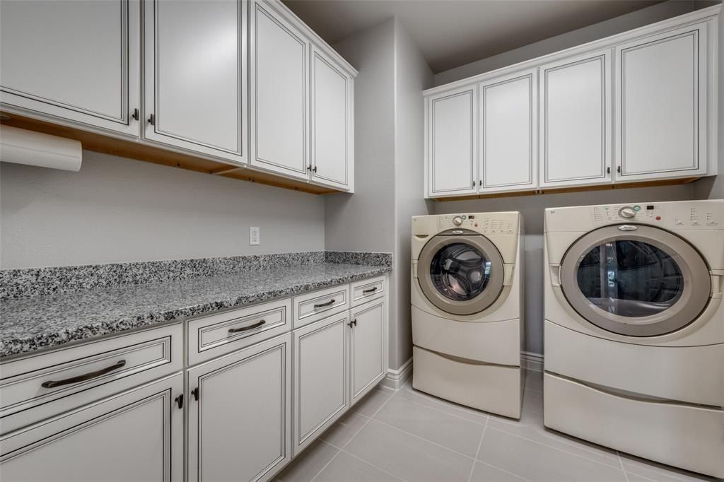 10008 Baywood Court. Denton, TX 76207