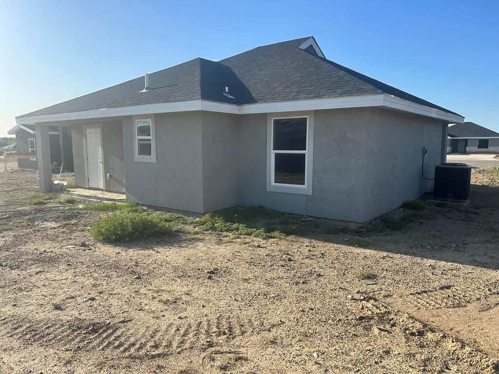 2874 Garden View Dr. Eagle Pass, TX 78852