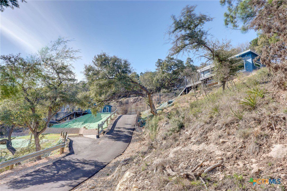 482 Dusty Saddle. Canyon Lake, TX 78133