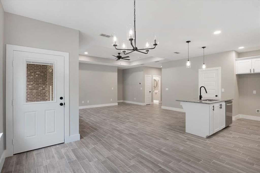 16226 Crossing Circle. Lindale, TX 75771