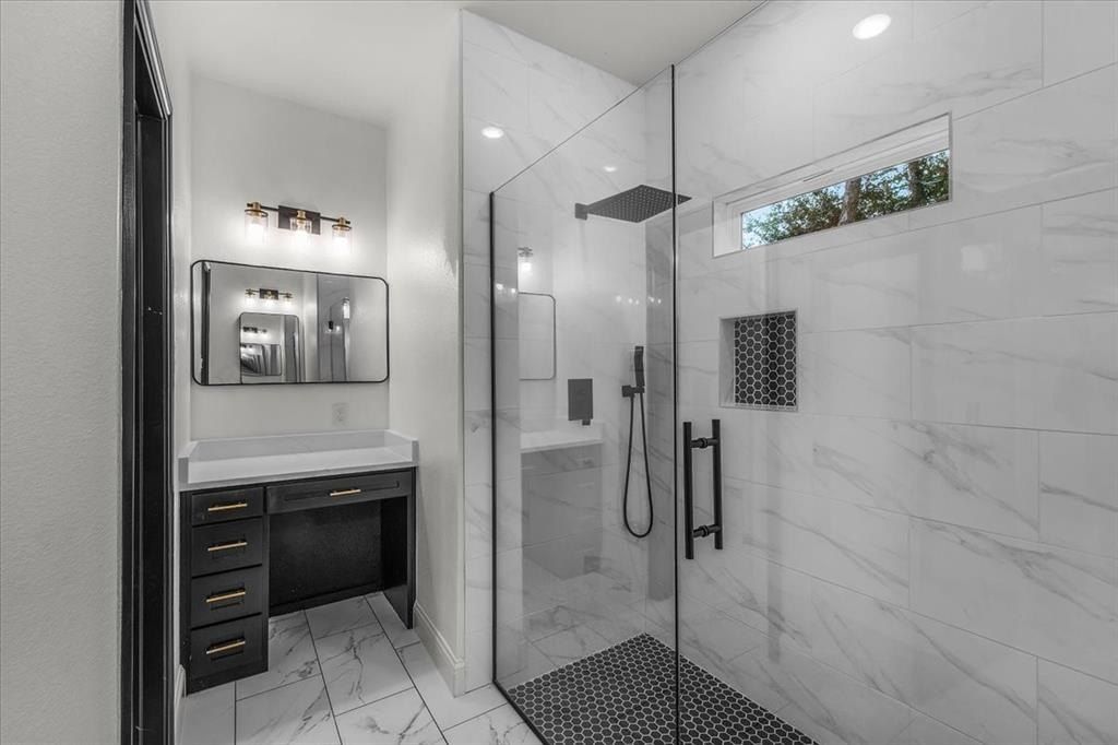 3513 Woodlake Drive. Granbury, TX 76048