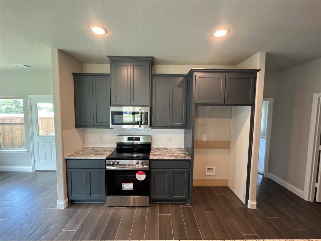 245 Sunnyside Drive. Trenton, TX 75490