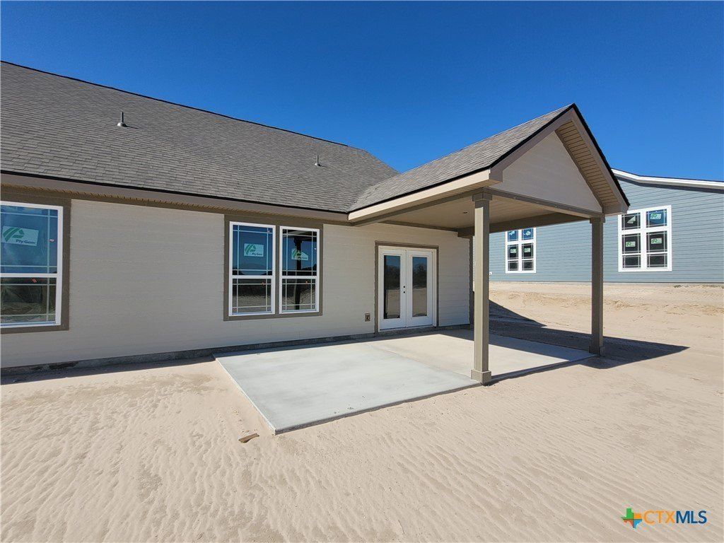 188 Turnberry Drive. La Vernia, TX 78121