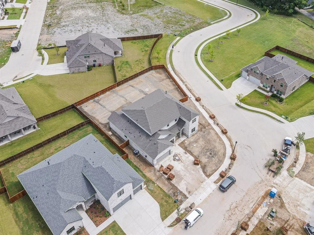 1342 Benjamin Trail. Van Alstyne, TX 75495