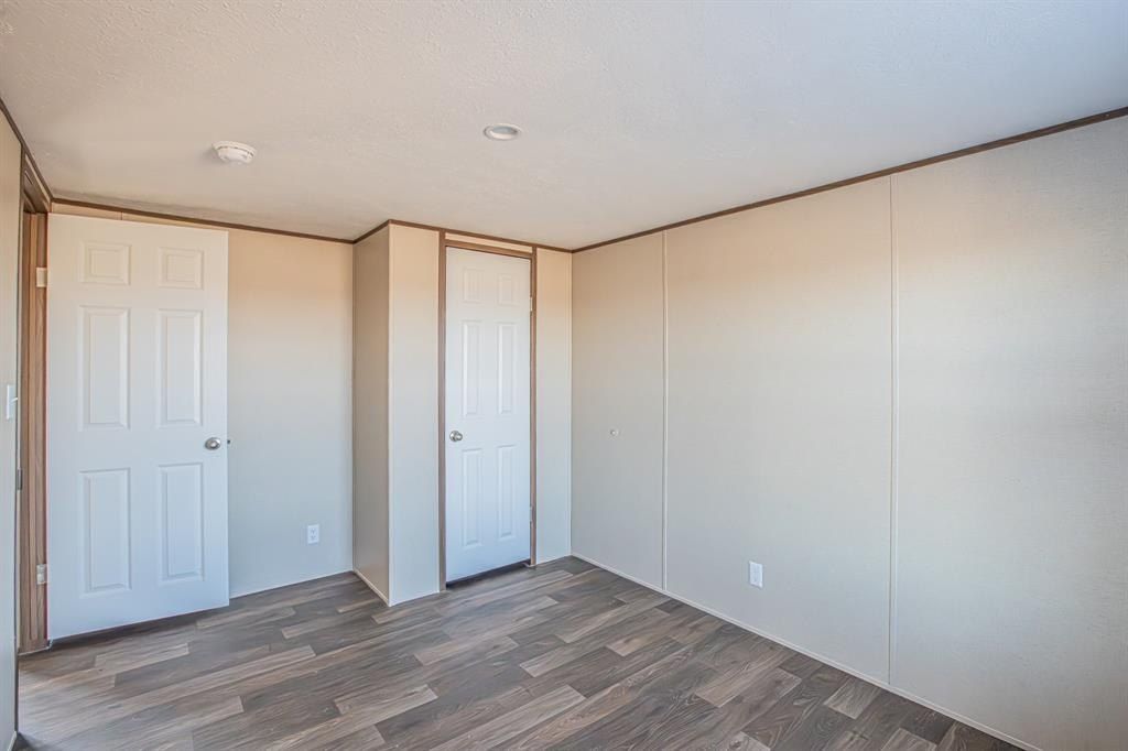 1023 Hopewell Road. Bellevue, TX 76228