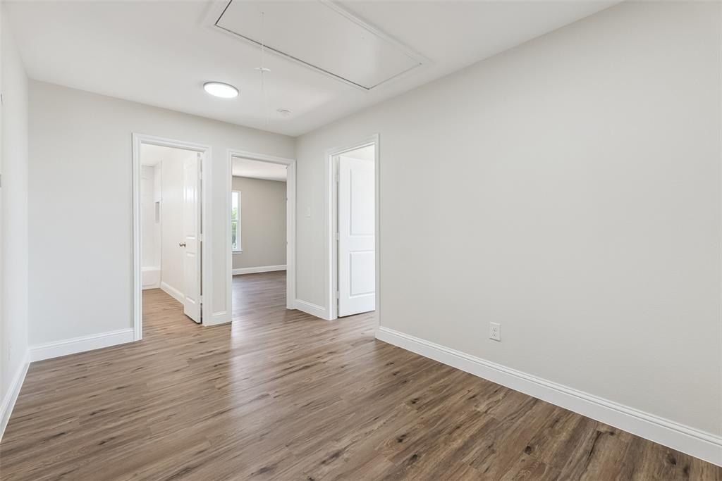 80058007 W Elizabeth Lane. Fort Worth, TX 76116
