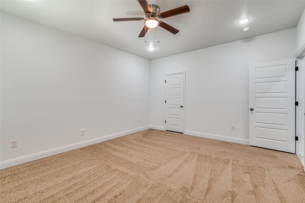2905 Avenue I. Fort Worth, TX 76105