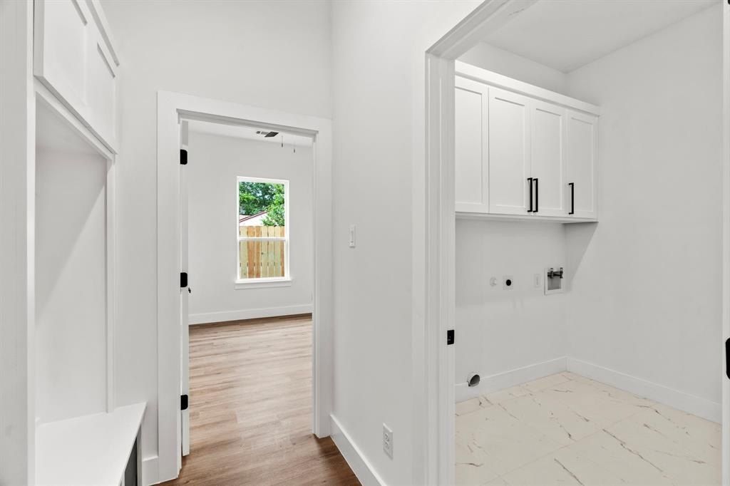 2227 Fordham Road. Dallas, TX 75216