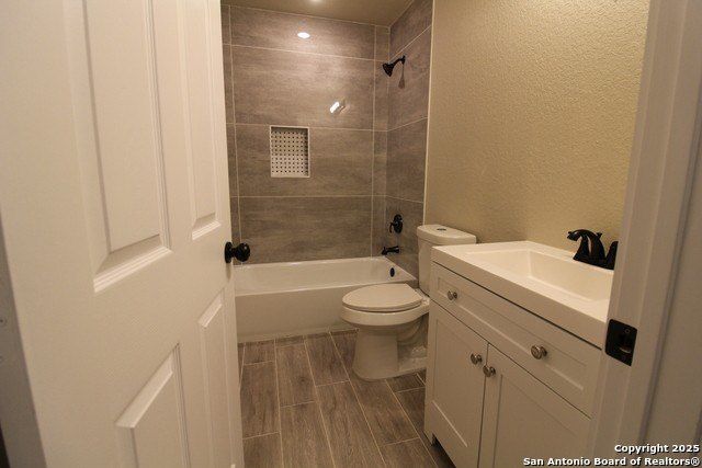 138 C. San Antonio, TX 78207