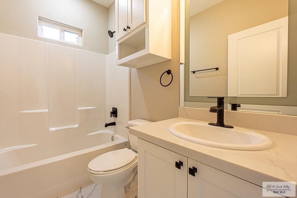 8813 Swan Lake Dr. Harlingen, TX 78552