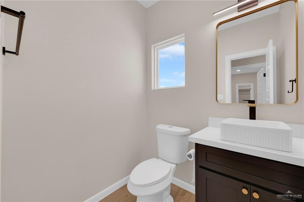 4120 S Kemp Avenue. Edinburg, TX 78542