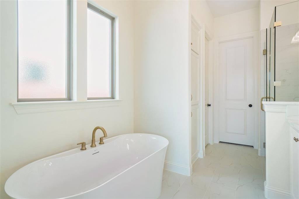 621 Hummingbird Drive. Aledo, TX 76008