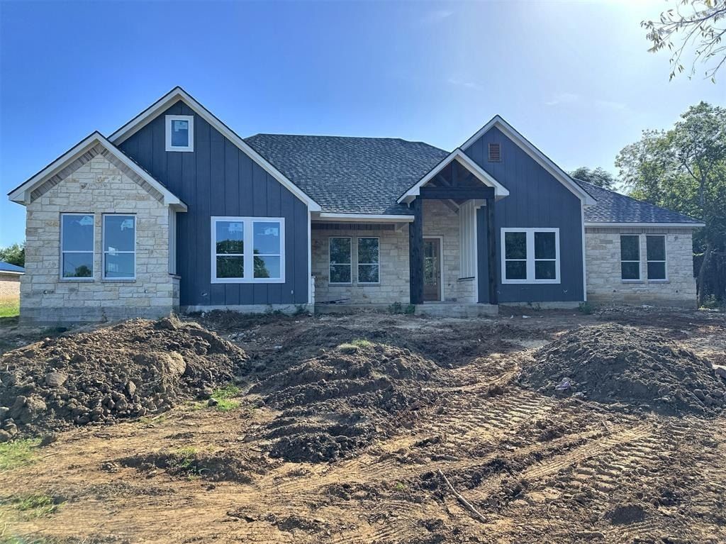 948 County Road 414. Cleburne, TX 76031