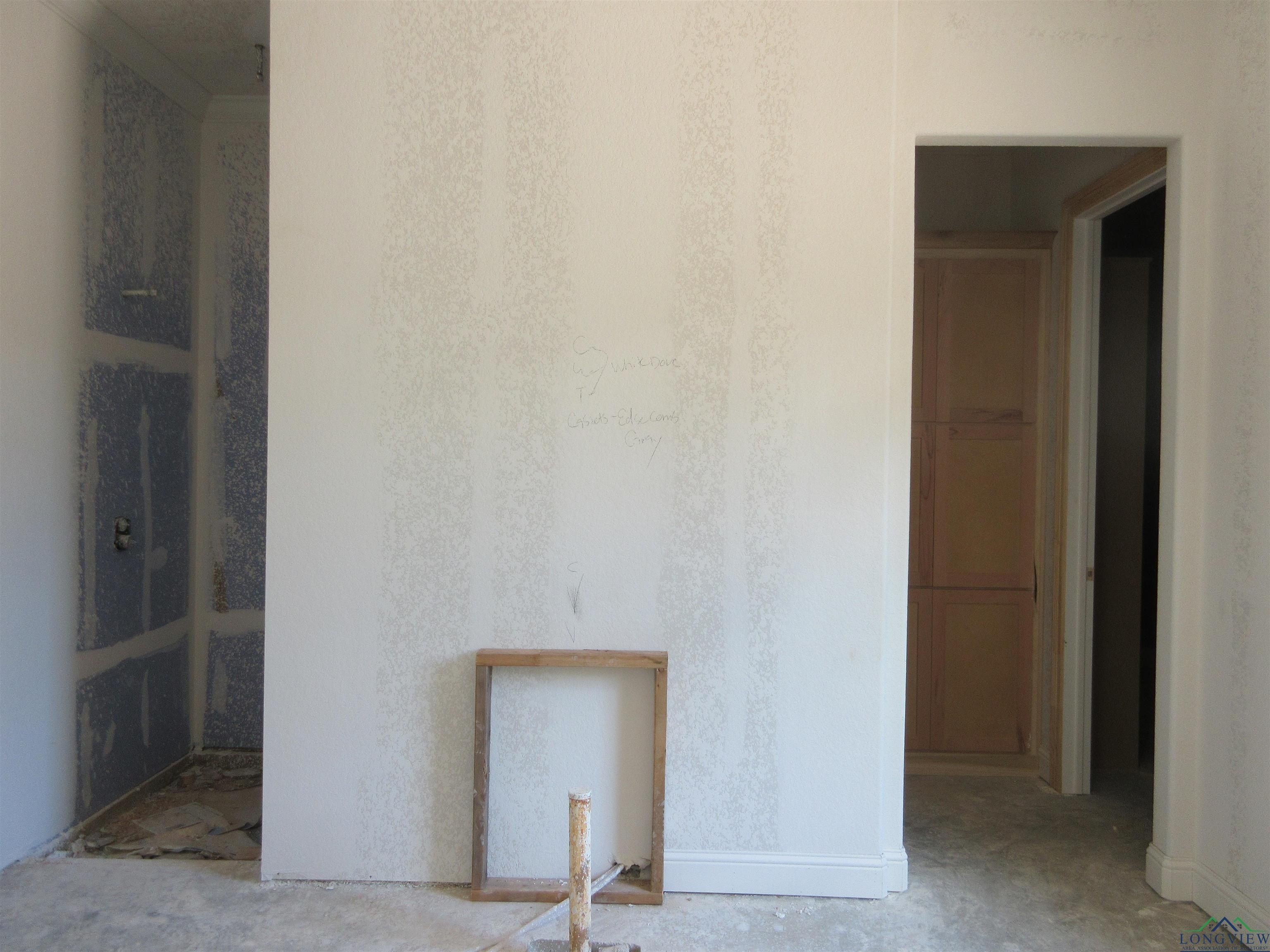 170 Waterfowl Ln. Longview, TX 75602