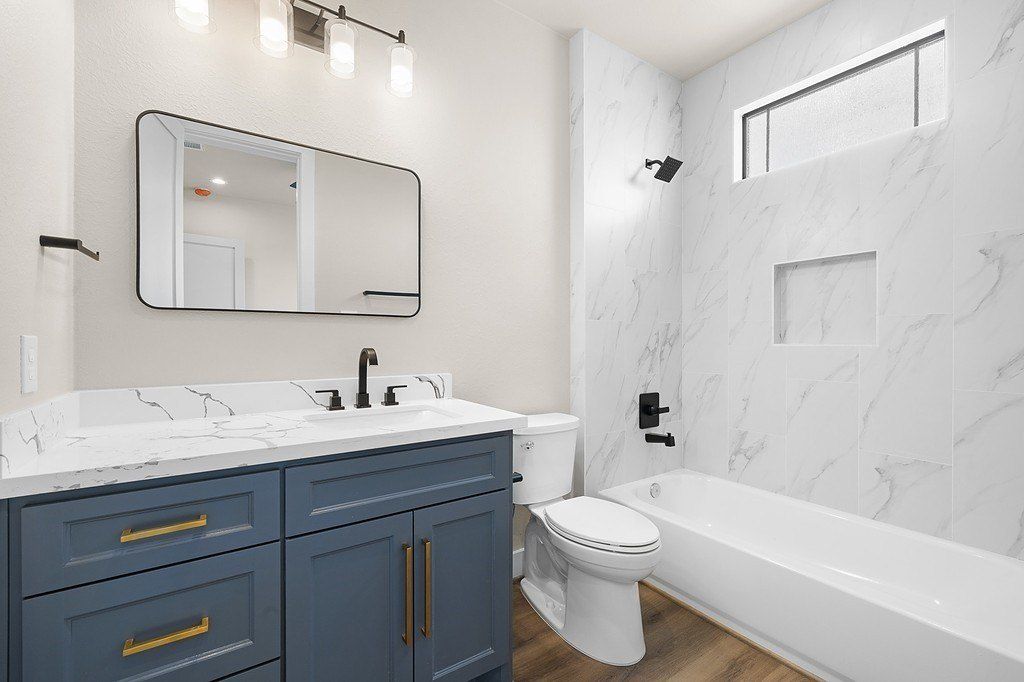 114 Country View Lane. Schulenburg, TX 78956