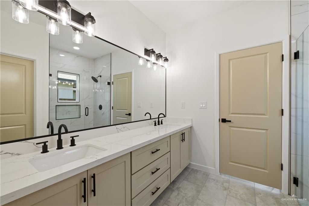 1808 Trophy Drive. Edinburg, TX 78542