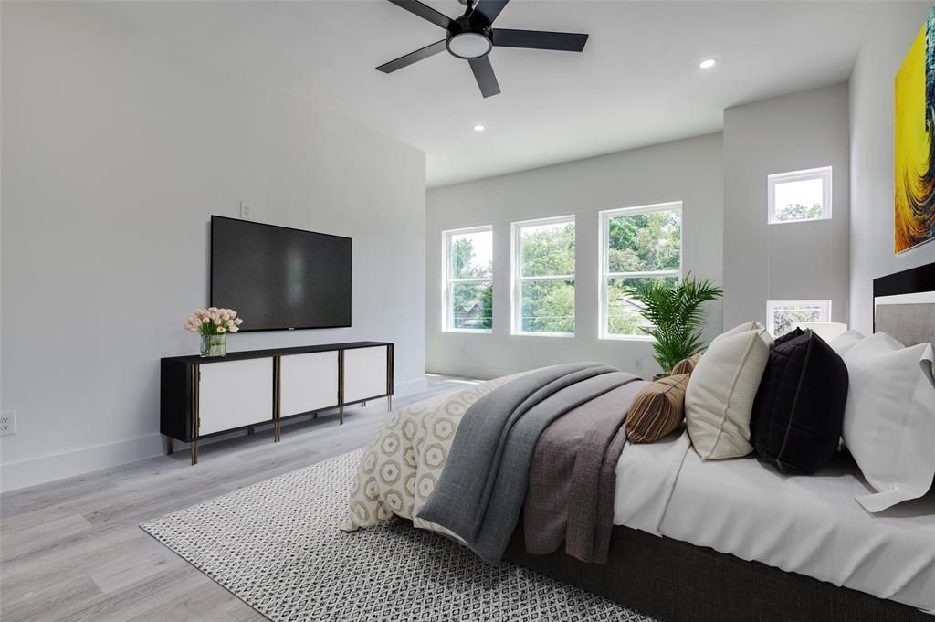 3413 Wendelkin Street. Dallas, TX 75215