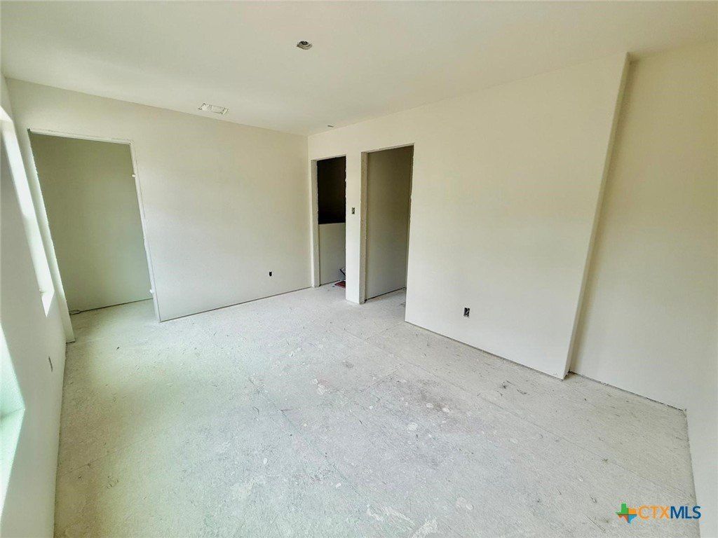 687 Burr Oak Lane. Canyon Lake, TX 78133