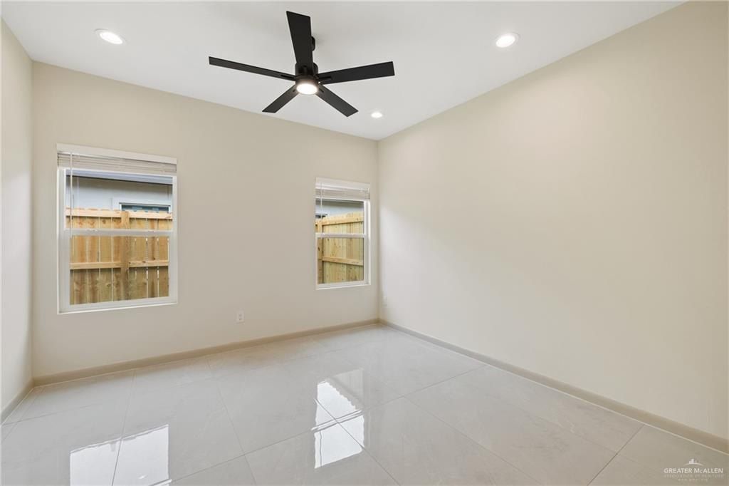 1806 W Violet Drive. Pharr, TX 78577