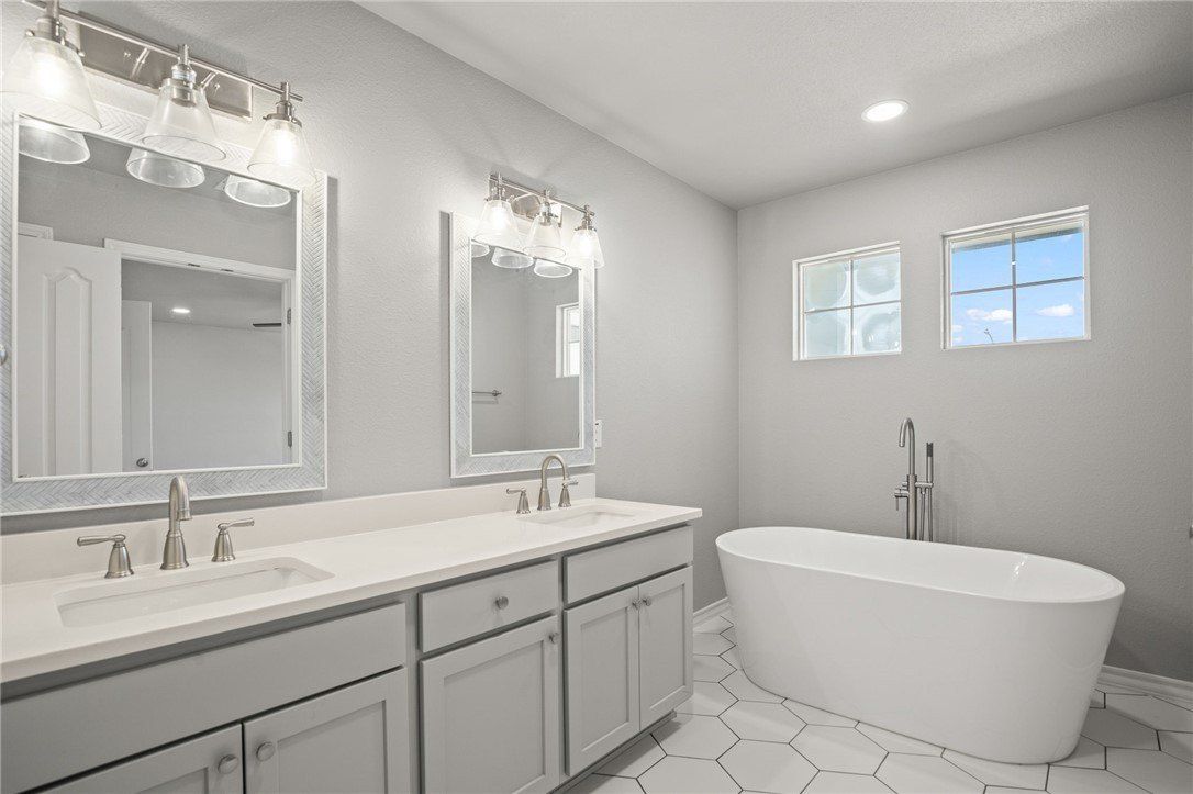 15217 Windward Drive Unit 402. Corpus Christi, TX 78418